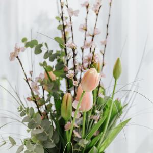 <span>Photo by <a href="https://unsplash.com/@biancablah?utm_source=unsplash&utm_medium=referral&utm_content=creditCopyText">Bianca Ackermann</a> on <a href="https://unsplash.com/s/photos/flower-arrangement?utm_source=unsplash&utm_medium=referral&utm_content=creditCopyText">Unsplash</a></span> Fiori