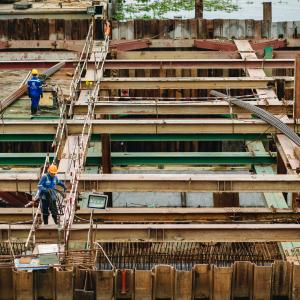 <span>Photo by <a href="https://unsplash.com/@tuannguyenminh?utm_source=unsplash&utm_medium=referral&utm_content=creditCopyText">Tuân Nguyễn Minh</a> on <a href="https://unsplash.com/s/photos/safety-work?utm_source=unsplash&utm_medium=referral&utm_content=creditCopyText">Unsplash</a></span> Lavoro
