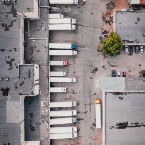 <span>Photo by <a href="https://unsplash.com/@unstable_affliction?utm_source=unsplash&utm_medium=referral&utm_content=creditCopyText">Ivan Bandura</a> on <a href="https://unsplash.com/s/photos/truck?utm_source=unsplash&utm_medium=referral&utm_content=creditCopyText">Unsplash</a></span> Auttrasporti