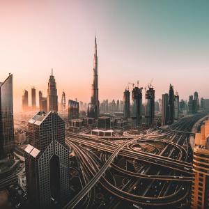Photo by <a href="https://unsplash.com/@david__r?utm_source=unsplash&utm_medium=referral&utm_content=creditCopyText">David Rodrigo</a> on <a href="https://unsplash.com/s/photos/dubai?utm_source=unsplash&utm_medium=referral&utm_content=creditCopyText">Unsplash</a> Fiera