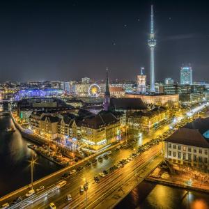 Photo by <a href="https://unsplash.com/@stewi?utm_source=unsplash&utm_medium=referral&utm_content=creditCopyText">Stefan Widua</a> on <a href="https://unsplash.com/s/photos/berlin?utm_source=unsplash&utm_medium=referral&utm_content=creditCopyText">Unsplash</a> Berlino