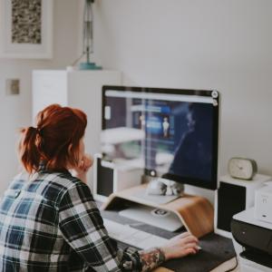 Photo by <a href="https://unsplash.com/@anniespratt?utm_source=unsplash&utm_medium=referral&utm_content=creditCopyText">Annie Spratt</a> on <a href="https://unsplash.com/s/photos/webinar?utm_source=unsplash&utm_medium=referral&utm_content=creditCopyText">Unsplash</a> Formazione