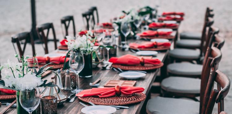 Photo by <a href="https://unsplash.com/@marcbabin?utm_source=unsplash&utm_medium=referral&utm_content=creditCopyText">Marc Babin</a> on <a href="https://unsplash.com/s/photos/events?utm_source=unsplash&utm_medium=referral&utm_content=creditCopyText">Unsplash</a> Eventi