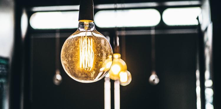 Photo by <a href="https://unsplash.com/@aindraus?utm_source=unsplash&utm_medium=referral&utm_content=creditCopyText">Anthony Indraus</a> on <a href="https://unsplash.com/s/photos/electricity?utm_source=unsplash&utm_medium=referral&utm_content=creditCopyText">Unsplash</a> Bilancio